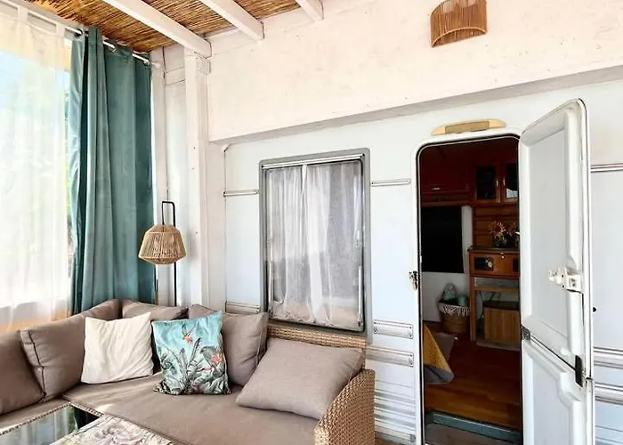 キャンプ場 Caravana The Black Pearl