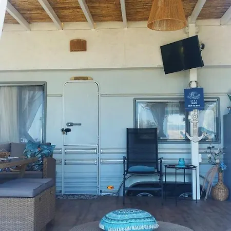 Caravana The Black Pearl キャンプ場 *